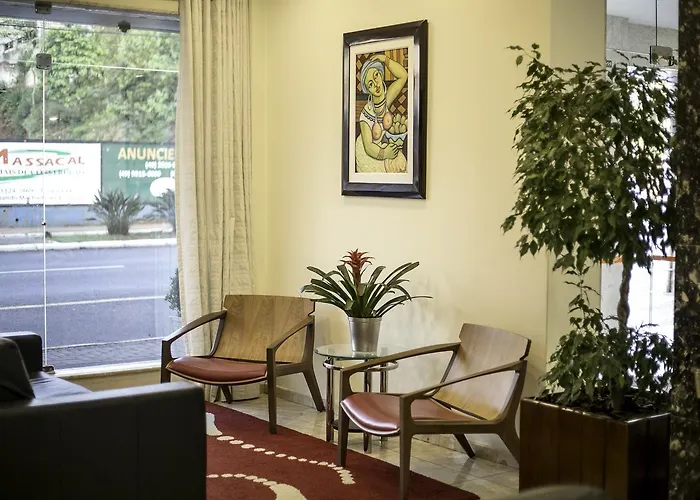 Eston Hotel