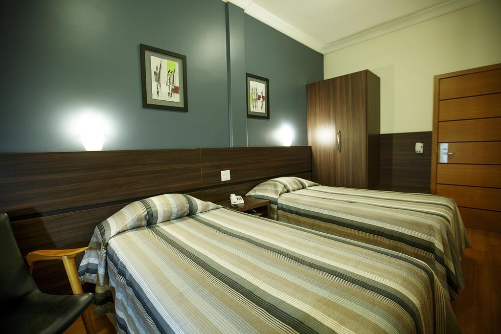 Eston Hotel