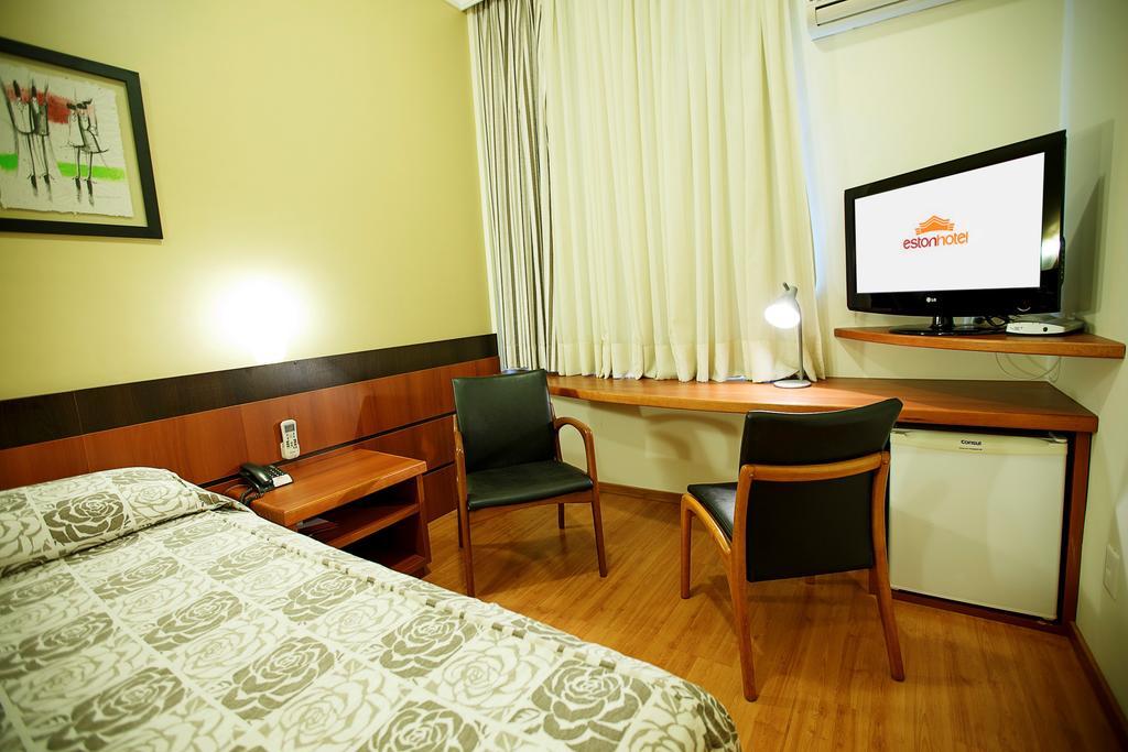 Eston Hotel